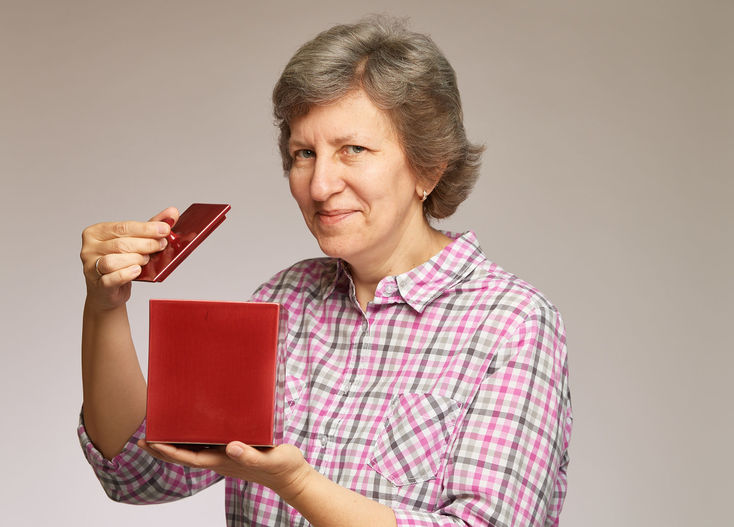 GABRIELE Auf den Cent genau! Wenn jemand der Sache ordentlich auf den Grund geht, dann ist es diese passionierte Buchhalterin.