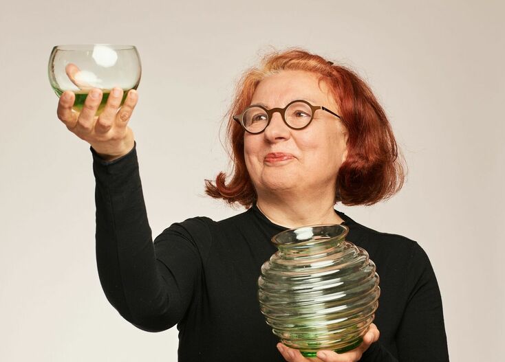 LUDMILA Entdeckerin der Raritäten, Schätze und Geschichten zu unserer Ware.